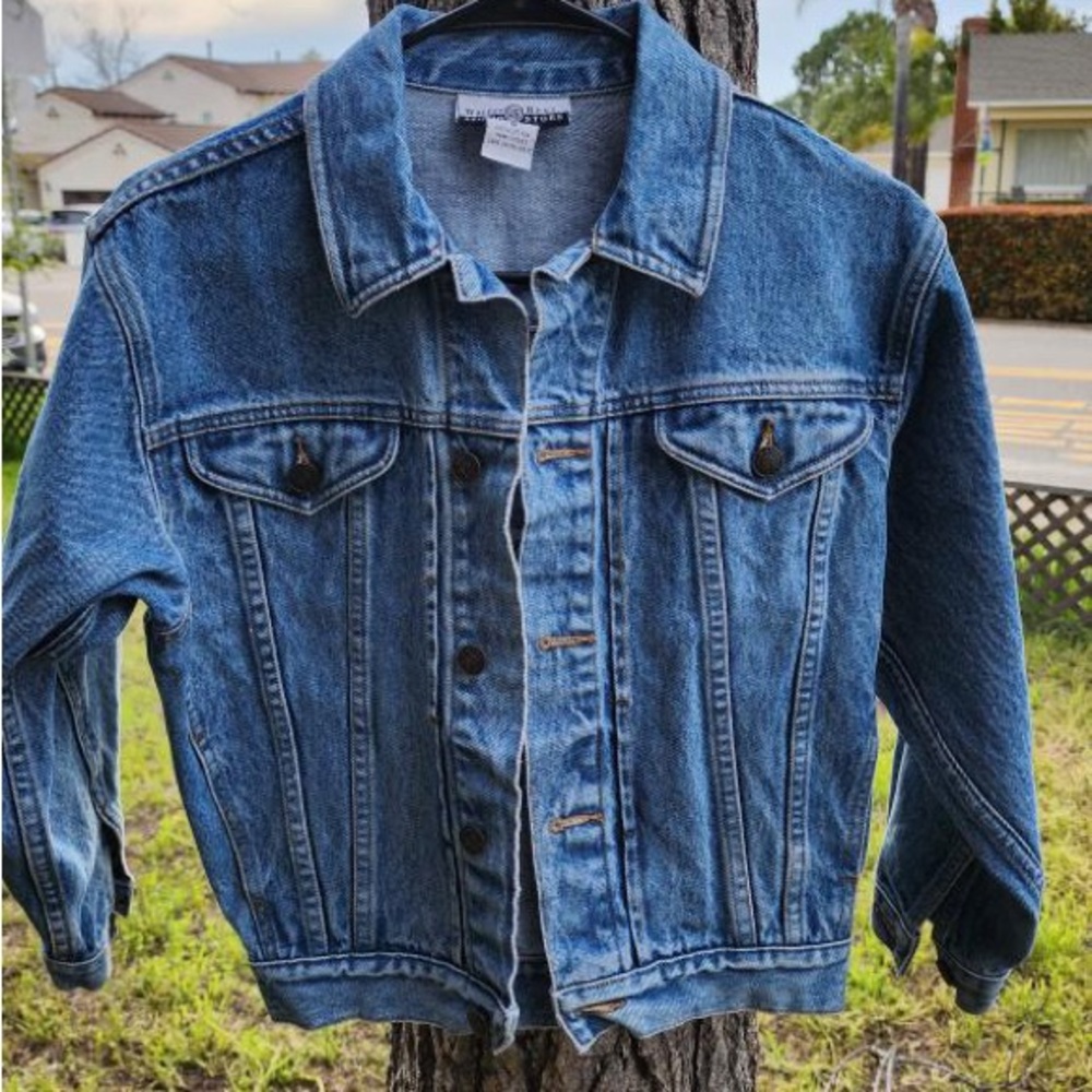 ‘95 looney tunes jean jacket